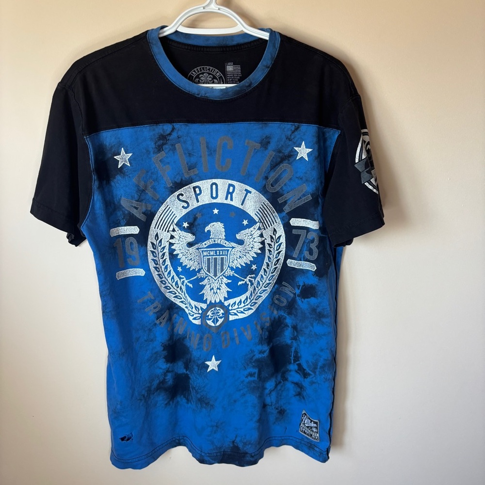 Affliction Men's 1973 Sport Training Division Black Blue T-shirt Graphic FLAWED